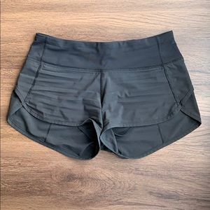 Lulu Lemon Speed Up Short 2.5” Black